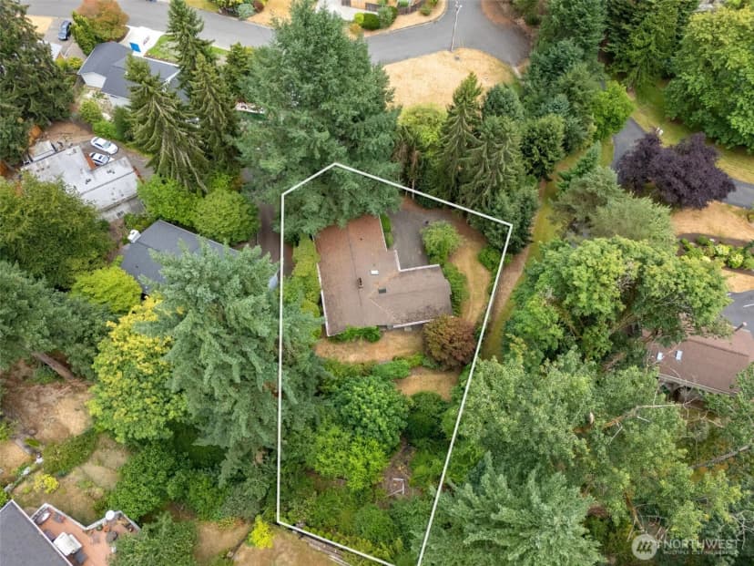 Property photo for 10923 Se 10th Place, Bellevue photo 33