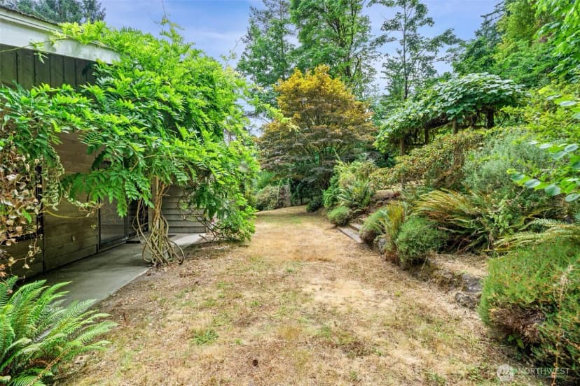 Property photo for 10923 Se 10th Place, Bellevue photo 10