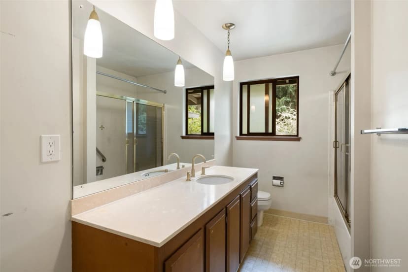 Property photo for 10923 Se 10th Place, Bellevue photo 19