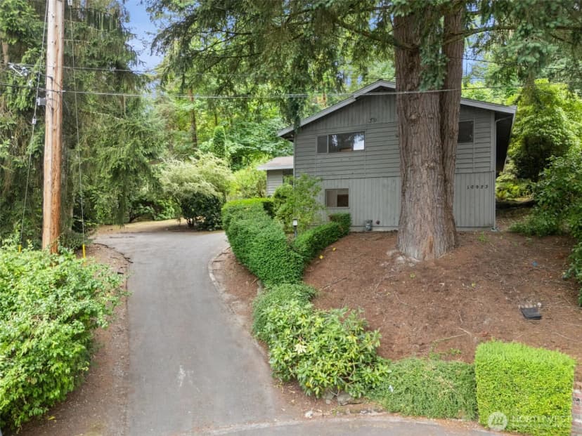 Property photo for 10923 Se 10th Place, Bellevue
