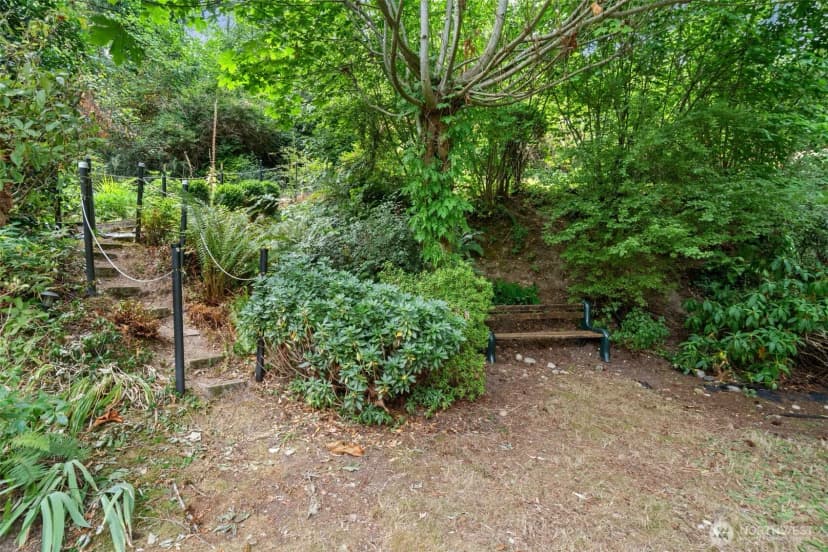 Property photo for 10923 Se 10th Place, Bellevue photo 35