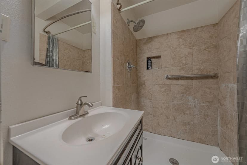 Property photo for 5735 Ne 8th Street, Renton photo 29