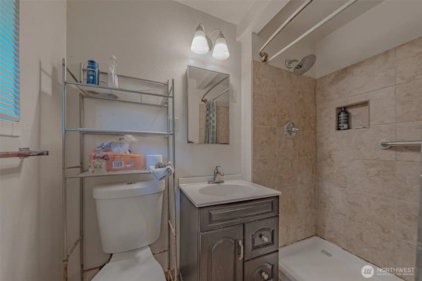 Property photo for 5735 Ne 8th Street, Renton photo 28