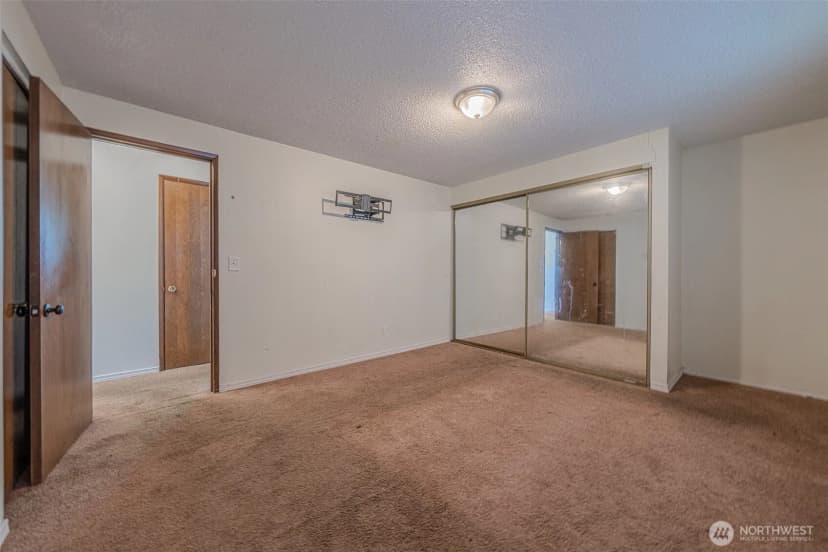 Property photo for 5735 Ne 8th Street, Renton photo 24