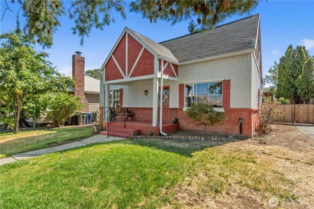 Property photo for 849 Kittitas Street, Wenatchee photo 2
