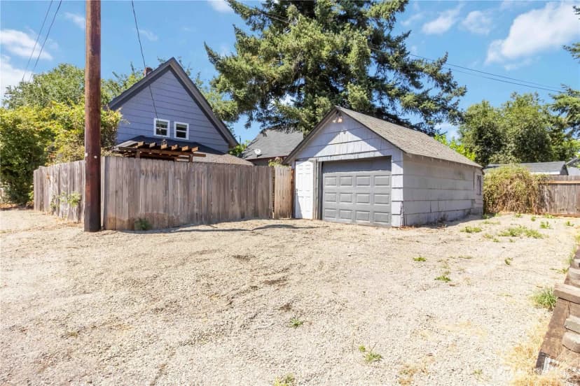 Property photo for 546 4th Avenue Sw, Castle Rock photo 33