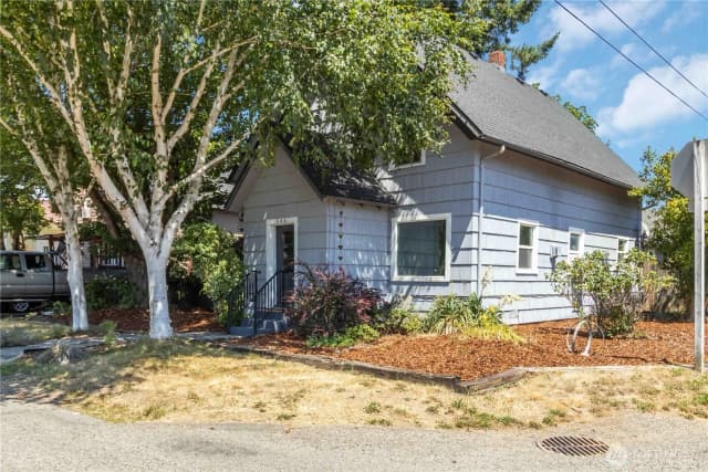 Property photo for 546 4th Avenue Sw, Castle Rock photo 4