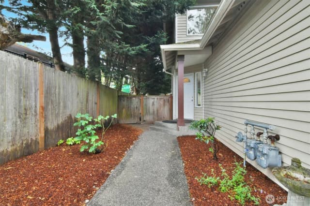 Property photo for 14908 40th Avenue W #a, Lynnwood photo 2