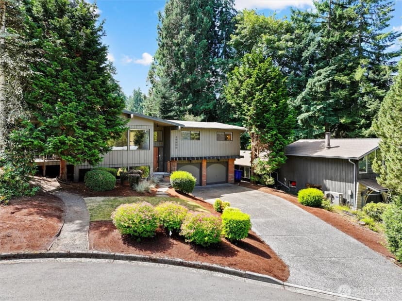 Property photo for 14905 Se 46th Place, Bellevue photo 3