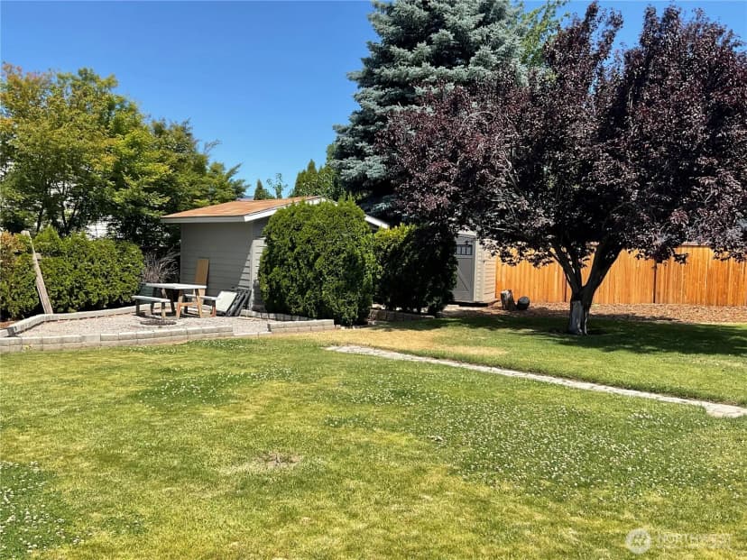 Property photo for 2403 Highland View Drive, East Wenatchee photo 7