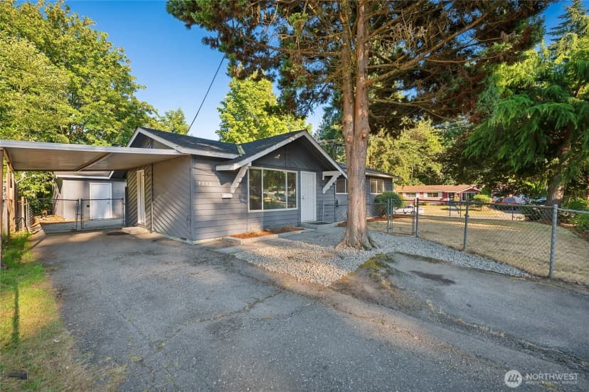 Property photo for 4803 221st Street Sw, Mountlake Terrace photo 2
