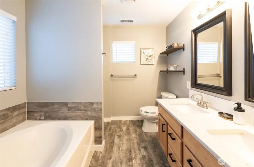 Property photo for 23423 Se 243rd Place, Maple Valley photo 17