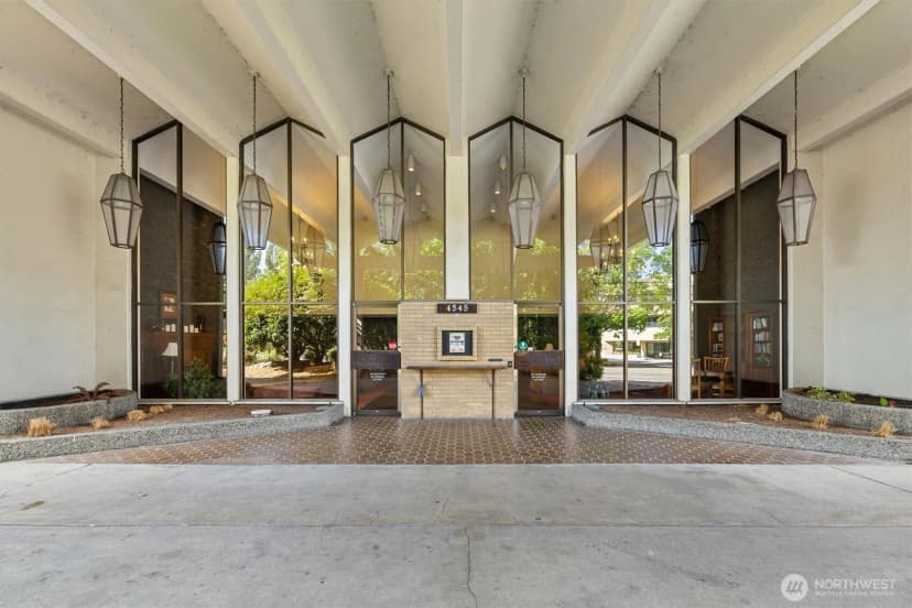 Property photo for 4545 Sand Point Way Ne #806, Seattle photo 26