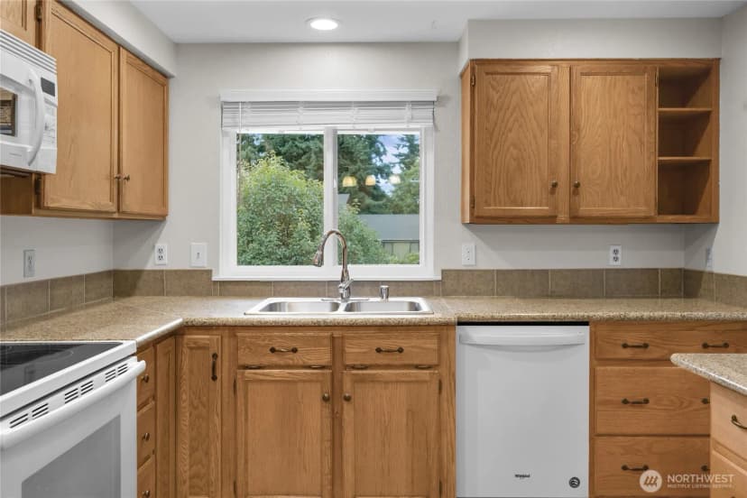 Property photo for 1402 51st Place Sw, Everett photo 10