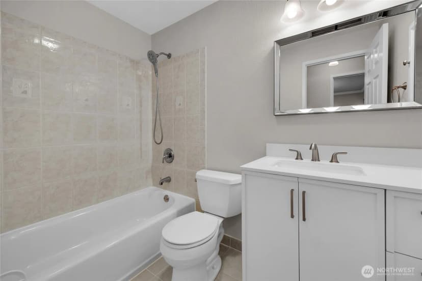 Property photo for 1402 51st Place Sw, Everett photo 17