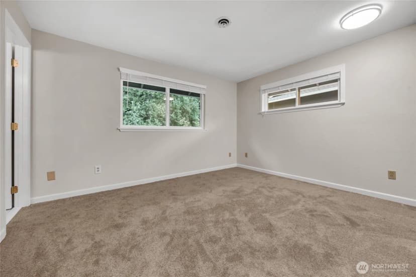 Property photo for 1402 51st Place Sw, Everett photo 13