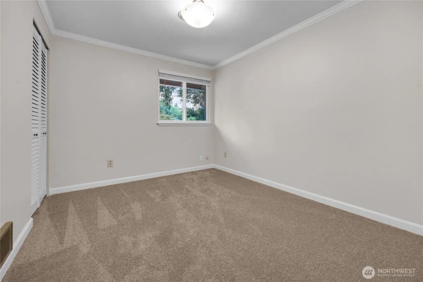 Property photo for 1402 51st Place Sw, Everett photo 16