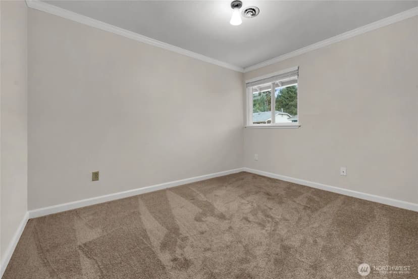 Property photo for 1402 51st Place Sw, Everett photo 15