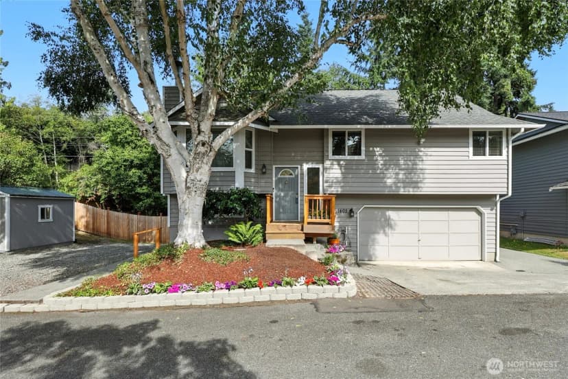 Property photo for 1402 51st Place Sw, Everett photo 2