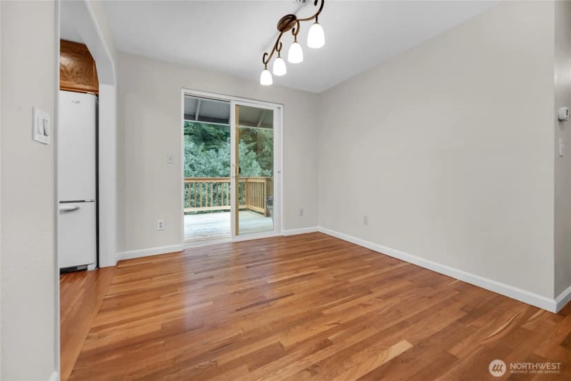 Property photo for 1402 51st Place Sw, Everett photo 7