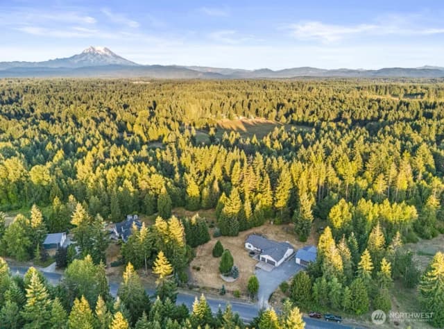 Property photo for 34115 32nd Avenue E, Eatonville photo 5
