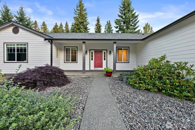 Property photo for 34115 32nd Avenue E, Eatonville photo 3