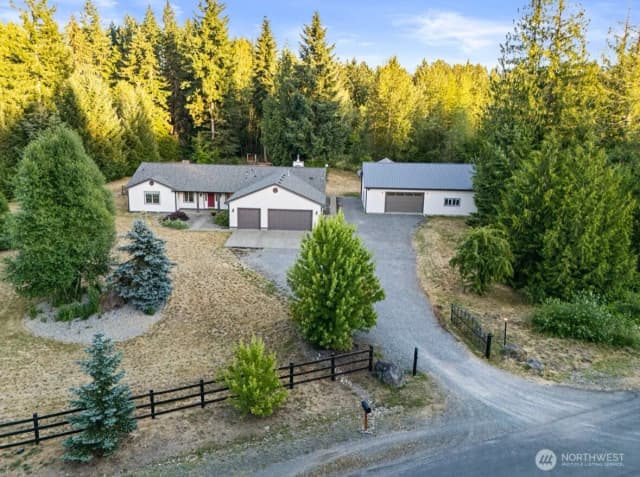 Property photo for 34115 32nd Avenue E, Eatonville