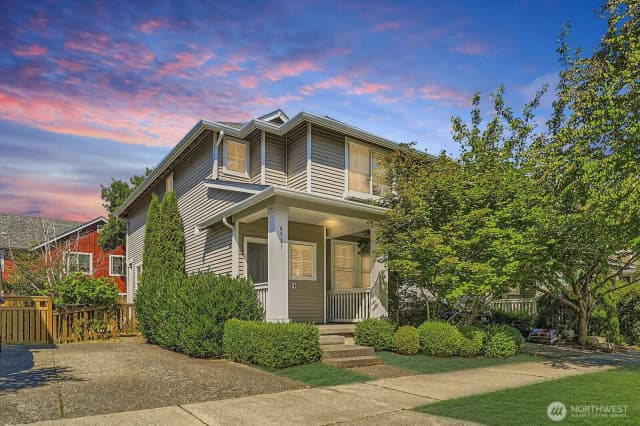 Property photo for 6517 29th Avenue Sw, Seattle photo 2