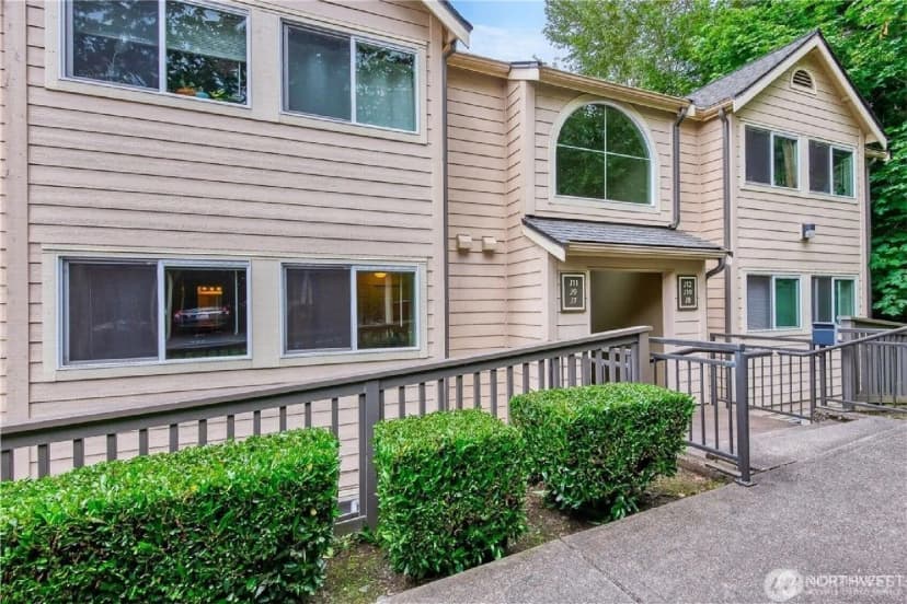 Property photo for 13021 Se 38th Street #j8, Bellevue photo 19