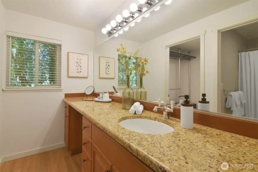 Property photo for 13021 Se 38th Street #j8, Bellevue photo 14
