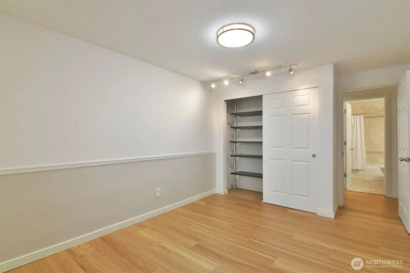 Property photo for 13021 Se 38th Street #j8, Bellevue photo 16