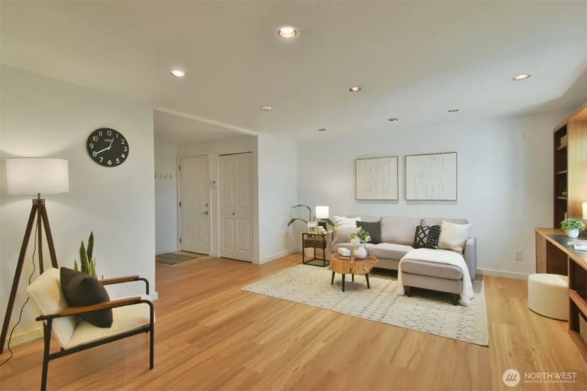 Property photo for 13021 Se 38th Street #j8, Bellevue photo 4