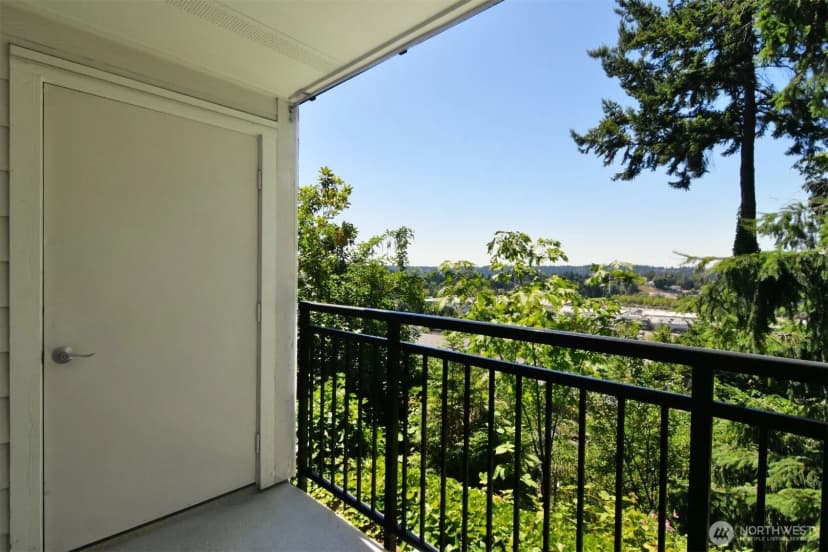 Property photo for 13021 Se 38th Street #j8, Bellevue photo 10
