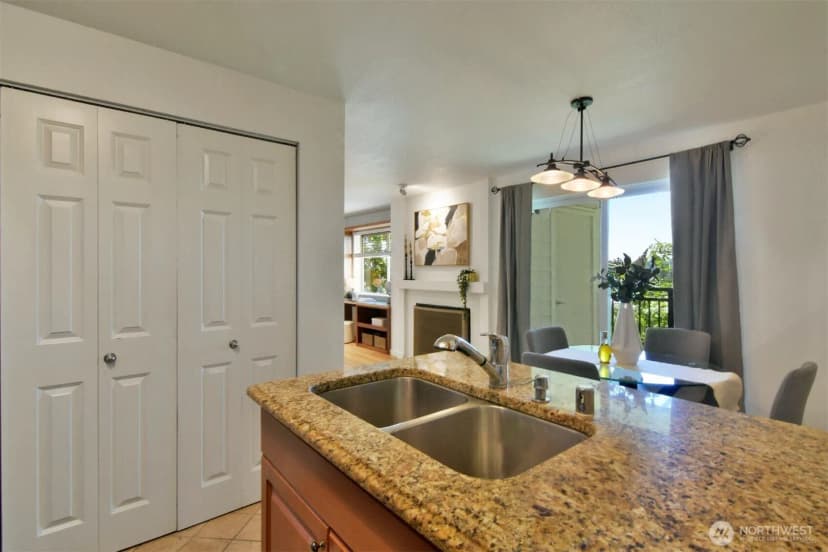 Property photo for 13021 Se 38th Street #j8, Bellevue photo 8