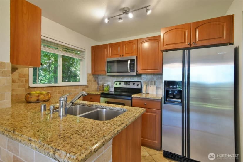Property photo for 13021 Se 38th Street #j8, Bellevue photo 6