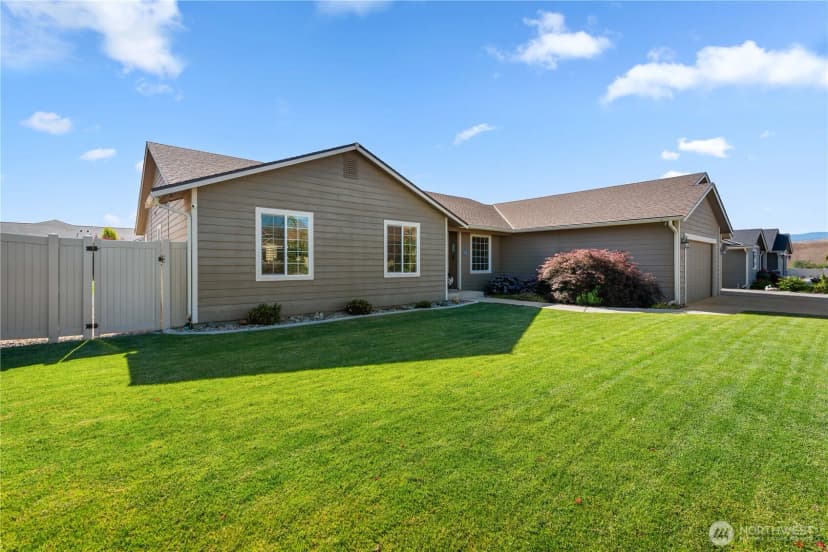 Property photo for 87 Sarah Drive, Wenatchee photo 4