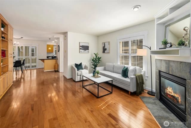 Property photo for 7406 4th Avenue Ne, Seattle photo 2