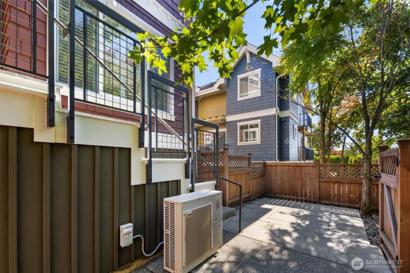 Property photo for 7406 4th Avenue Ne, Seattle photo 39