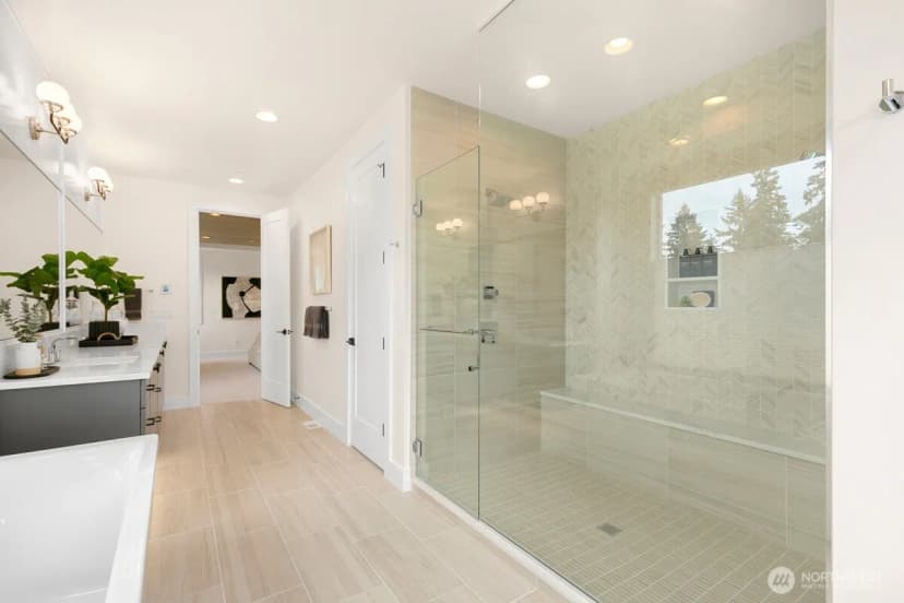Property photo for 1631 168th Place Ne, Bellevue photo 24
