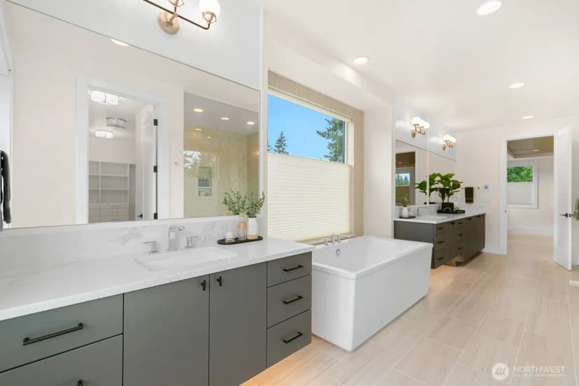 Property photo for 1631 168th Place Ne, Bellevue photo 22