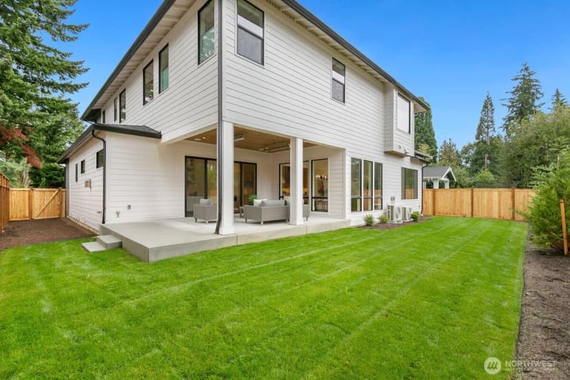 Property photo for 1631 168th Place Ne, Bellevue photo 32
