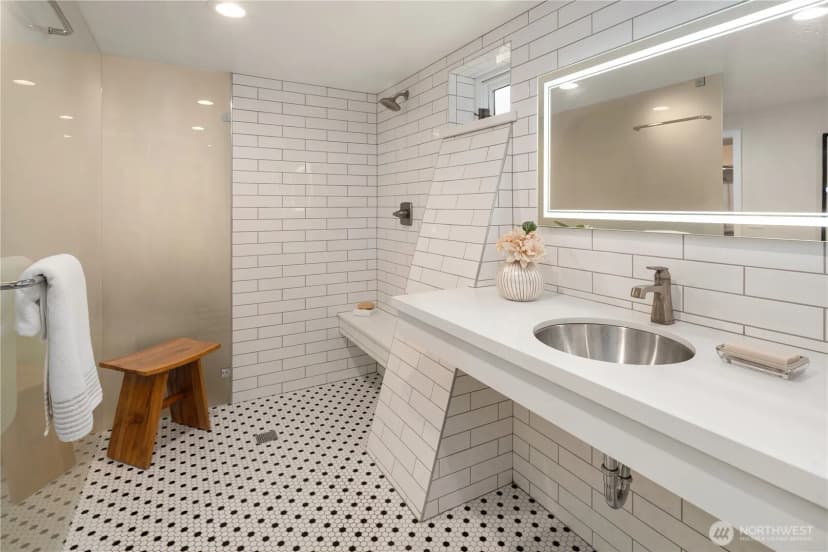 Property photo for 1117 33rd Avenue S, Seattle photo 15