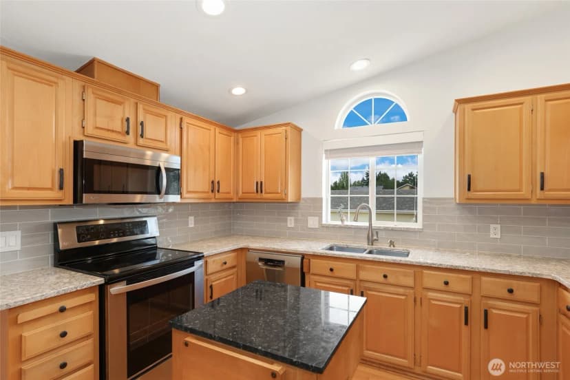 Property photo for 22029 Se 241st Lane, Maple Valley photo 11