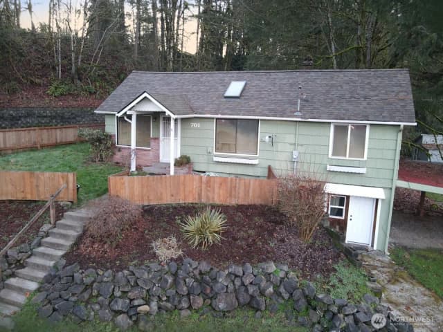 Property photo for 701 Nw Dexter Avenue, Winlock photo 3