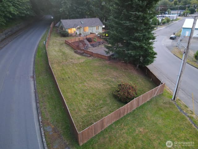 Property photo for 701 Nw Dexter Avenue, Winlock photo 2
