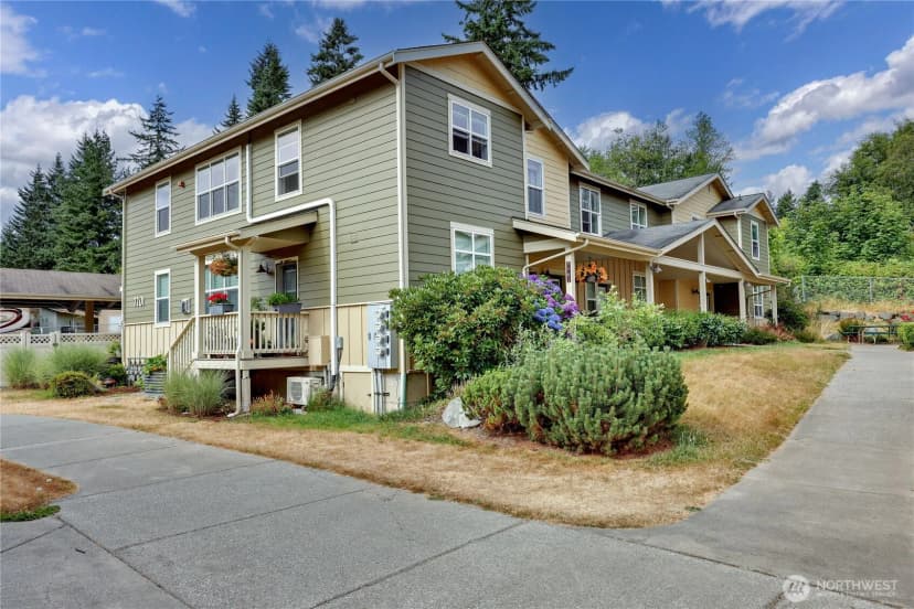 Property photo for 7701 Beacon Place Ne #103, Bremerton photo 2
