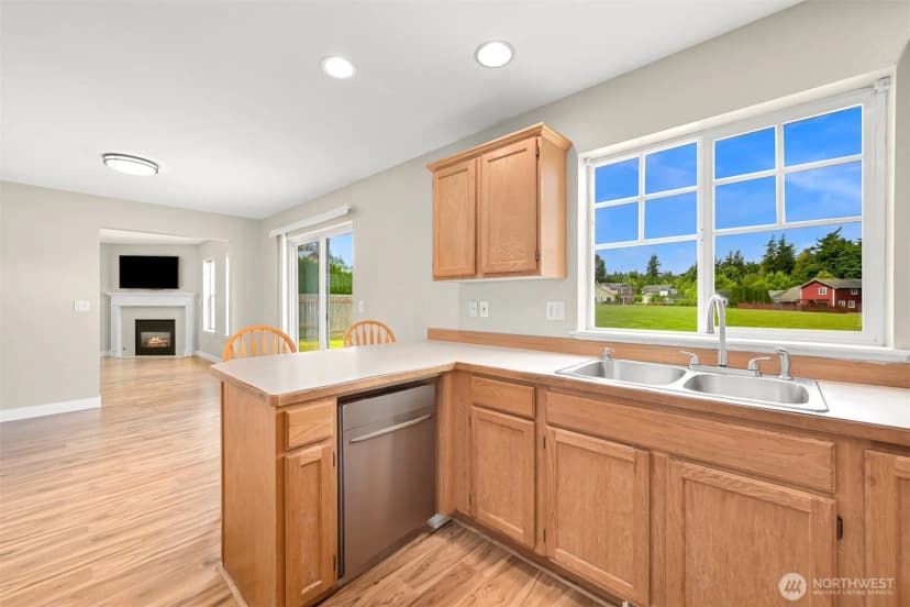 Property photo for 6209 Lincoln Drive, Ferndale photo 18
