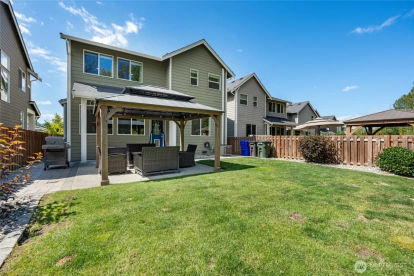 Property photo for 4701 31st Avenue Se, Everett photo 2