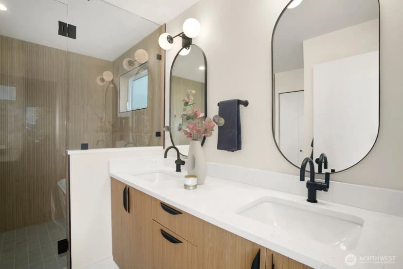 Property photo for 339 Ne 90th Street #1, Seattle photo 15