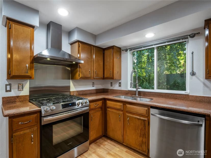 Property photo for 1908 Se 21st Place, Renton photo 9